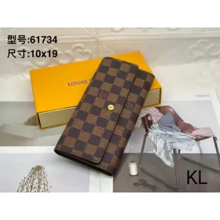 Louis Vuitton Damier Classic Wallet — seller product photo
