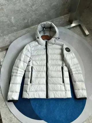 Stone Island 68-15 White Hooded Parka — seller product photo