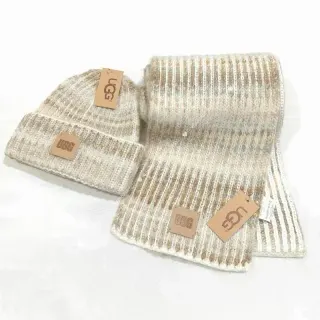 UGG UGG White Beanie & Scarf Set — seller product photo