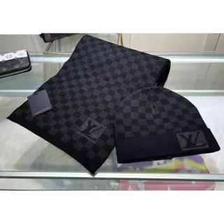 Louis Vuitton Damier Beanie & Scarf Set — seller product photo