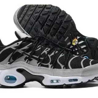 Nike Air Max Tuned Black/White Sneakers — seller product photo