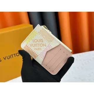 Louis Vuitton Tabi Monogram Cardholder Pink — seller product photo