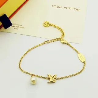 Louis Vuitton Tabi LV Logo Pearl Bracelet Gold — seller product photo