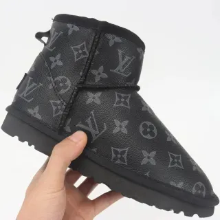 Louis Vuitton Tabi Black Monogram Snow Boots — seller product photo